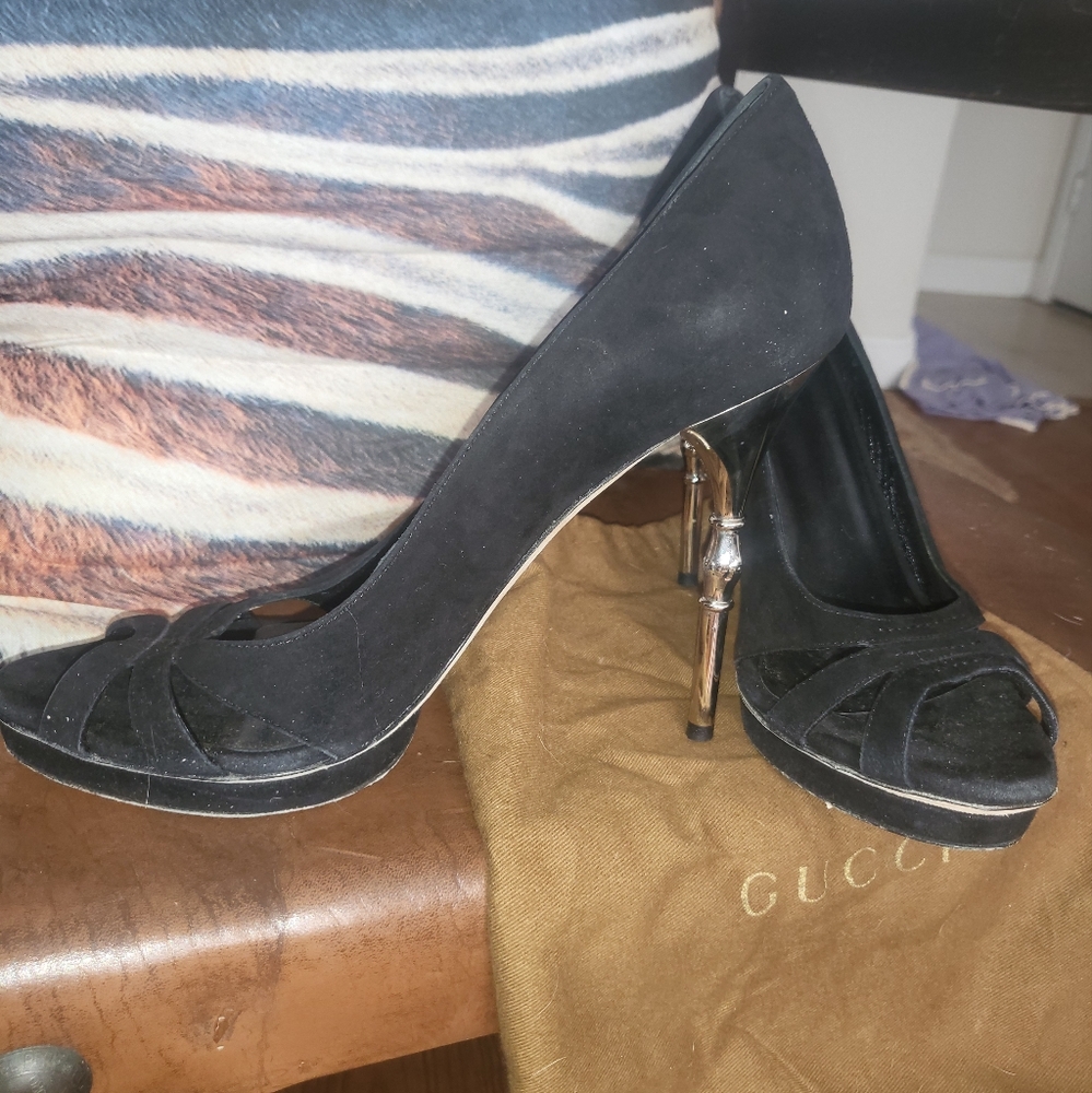 BLACK SUEDE GUCCI PLATFORMS SIZE 38